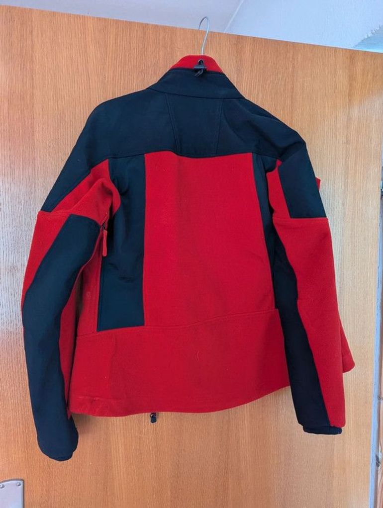 Used Haglofs Windstopper fleece - S - Women 2022 bike — image 10 of 12