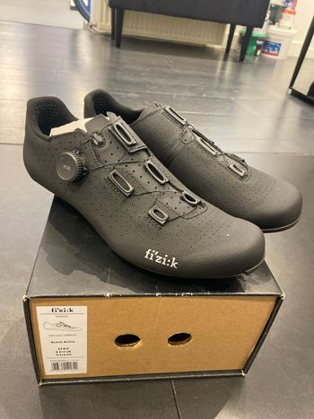 Used Fizik tempo decos-Carbon 2024 bike — image 2 of 3