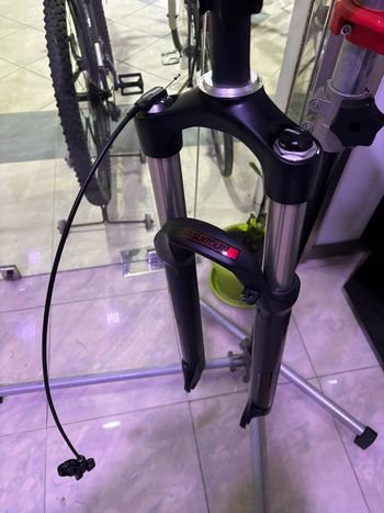 Used Sr Suntour raidon 100 2024 bike — image 3 of 5