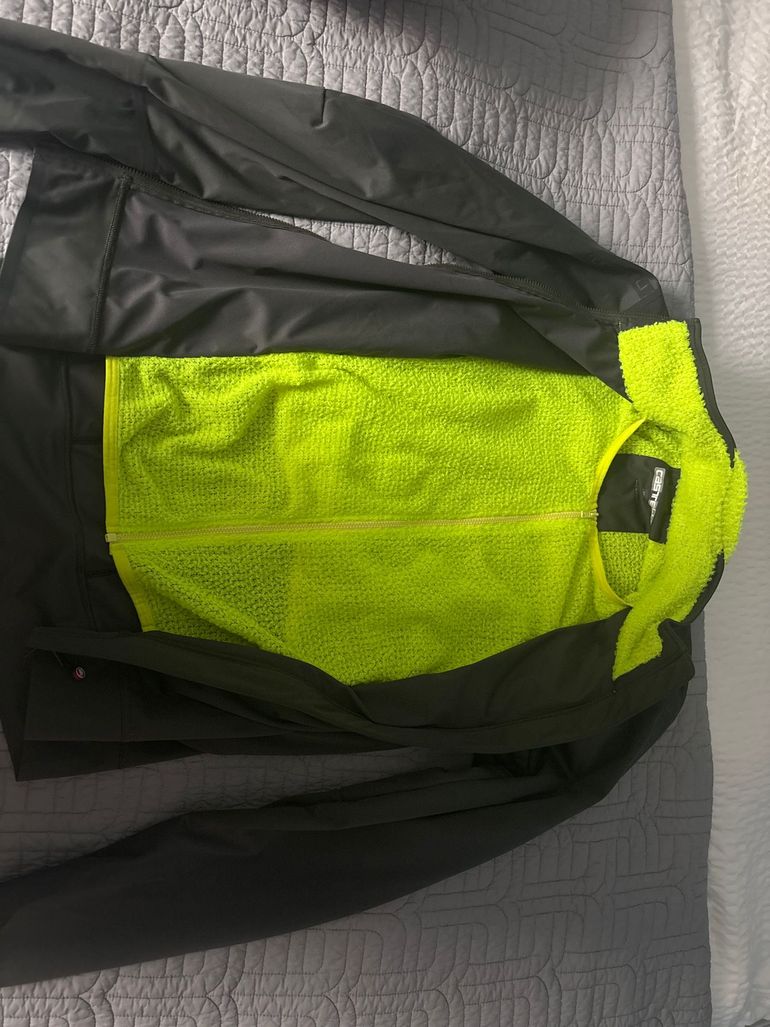 Used Castelli ultimate alpha jacket 2025 bike — image 2 of 3