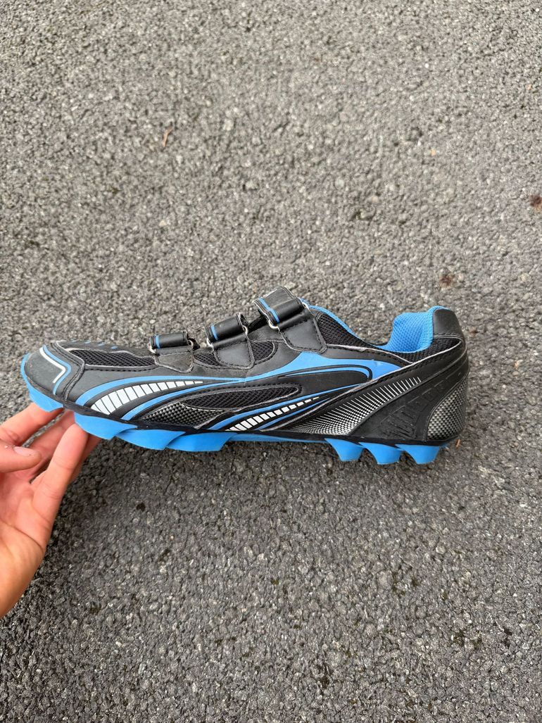 Inconnu chaussure de VTT 45 2022