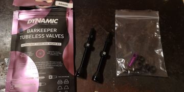 Dynamic Barkeeper TUBELESS VALVES 60mm black kit 2025 Tyres & Tubes d'occasion
