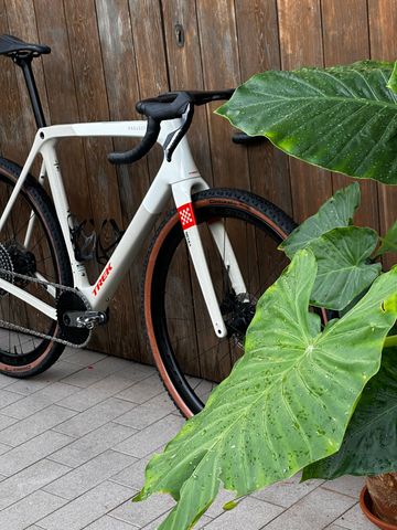Used Bontrager aeolus 3v pro 2025 bike — image 4 of 4
