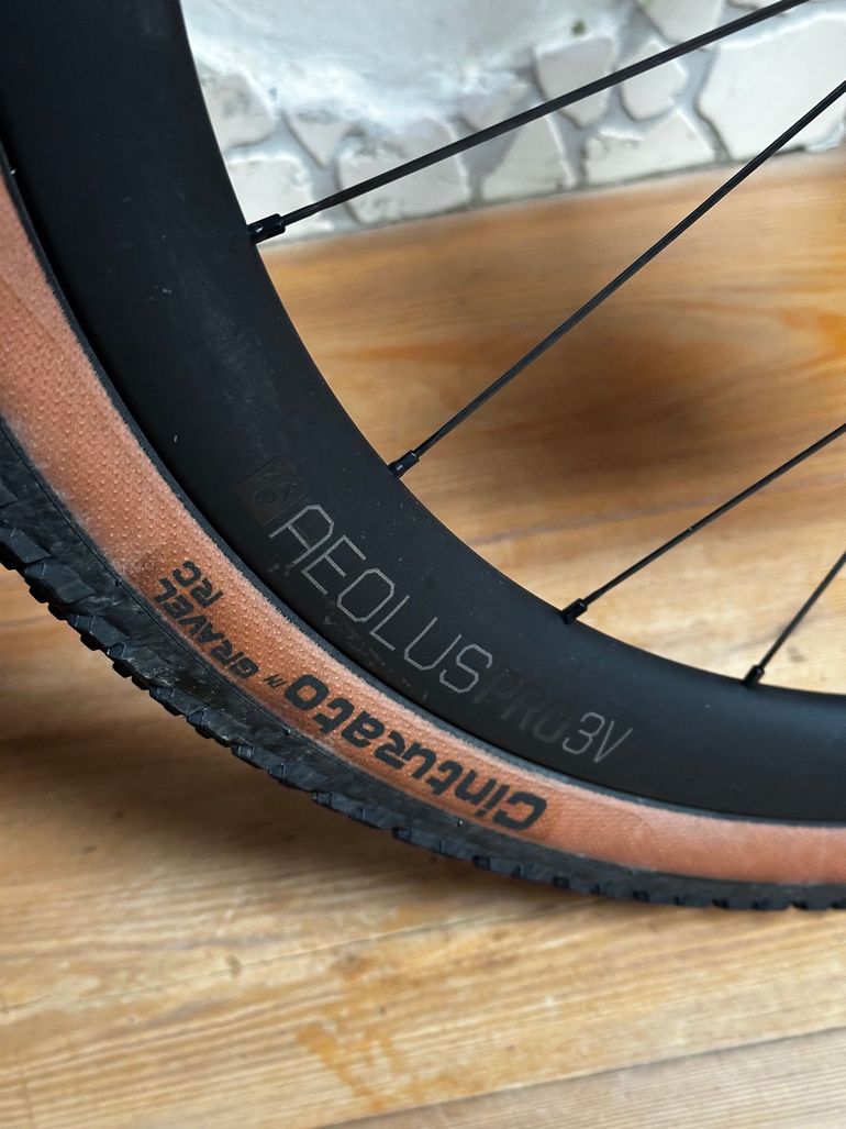 Tweedehands Bontrager aeolus 3v pro 2025 bike — afbeelding 2 van 4