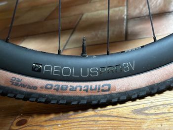 Used Bontrager aeolus 3v pro 2025 Wheels