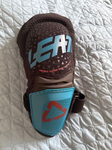 Gebrauchtes Leatt Knee Guard 3DF Hybrid Fuel/Black 2023 Skate / Scooter