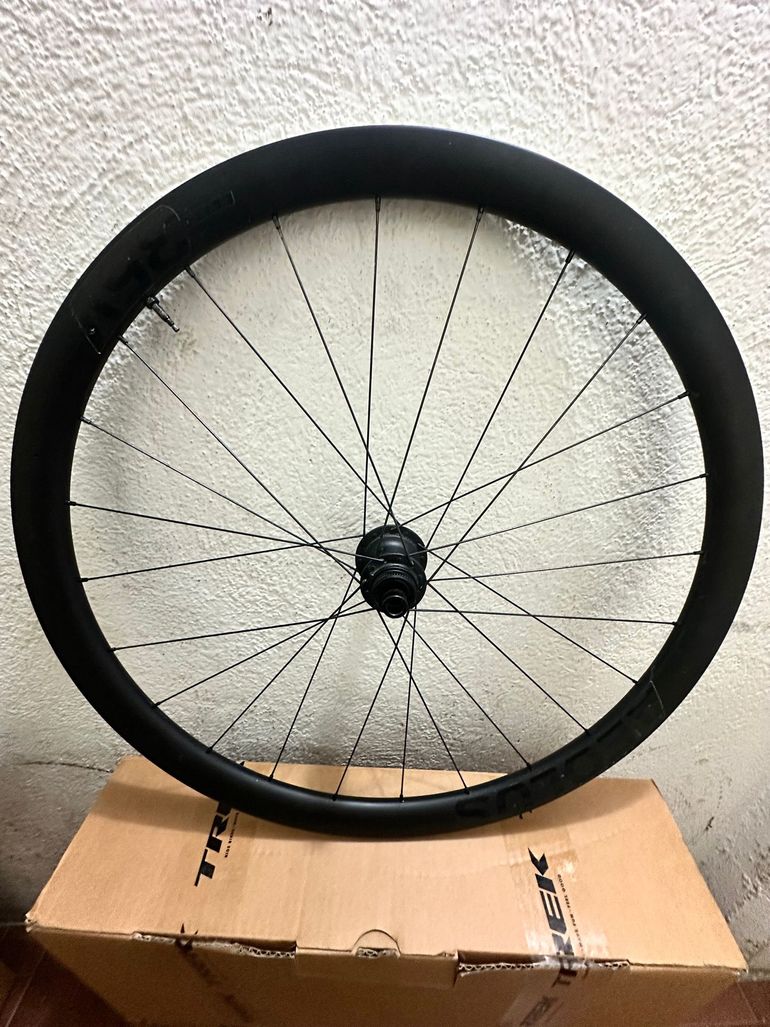 Brugt Bontrager Aeolus Elite 35V – Carbono 2025 bike — billede 8 af 15