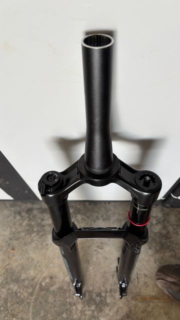 RockShox Fork 2025 bike usato — immagine 3 di 4