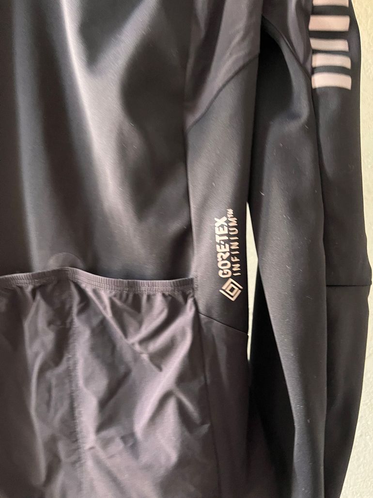 Used Rapha GoreTex Infinium Jersey 2023 bike — image 3 of 4