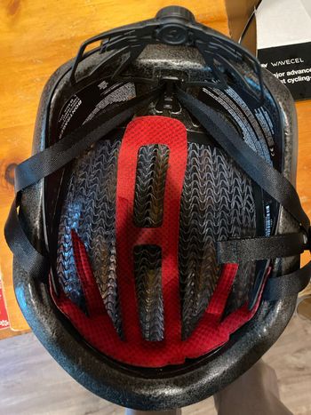 Used Bontrager Stravos WaveCel 2024 bike — image 5 of 6