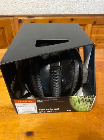 Used Bontrager Stravos WaveCel 2024 bike — image 6 of 6