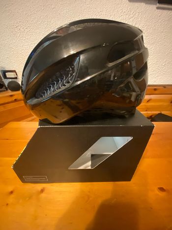 Used Bontrager Stravos WaveCel 2024 bike — image 3 of 6