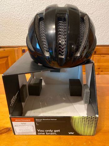 Used Bontrager Stravos WaveCel 2024 bike — image 4 of 6
