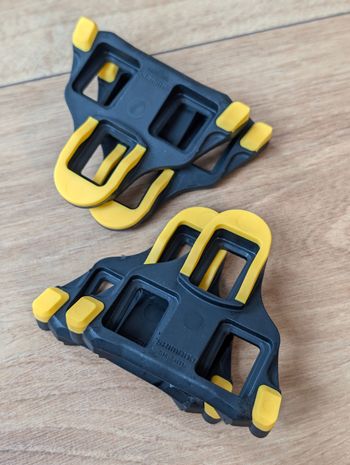Used Shimano Shimano SM-SH11 SPD-SL 6-Degree Cleats bike — image 1 of 4