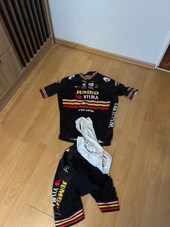 AGU, Limited Edition Team Jumbo-Visma Cycling Kit 2023 – Jersey + Bib Shorts, Socks and Gloves Size XL, “Trilogy” Edition
