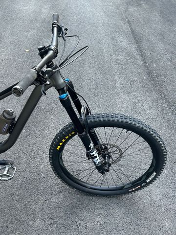 Tweedehands Fox 36 rythme 2022 bike — afbeelding 2 van 2