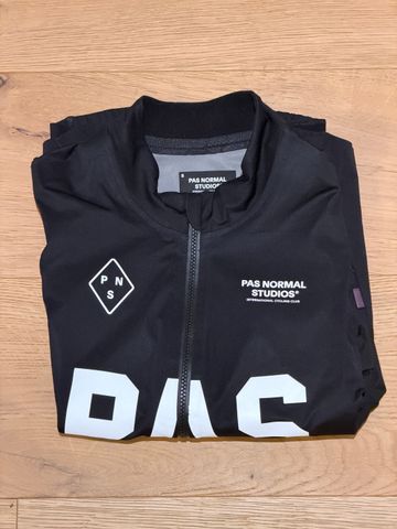 Brugt Pas Normal Studios Men's Mechanism Pro Rain Jersey 2024 bike — billede 3 af 3