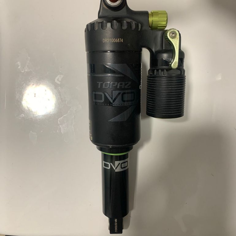 Gen Dvo Topaz Air Shock Reviews DVO Topaz T3 Air リアユニット