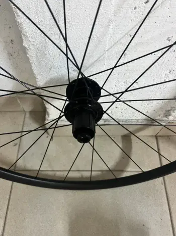 Used Dt Swiss R470 2025 bike — image 2 of 3