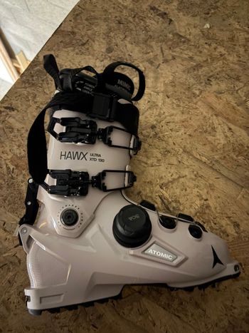 Käytetty Atomic HAWKS ultra XTD 130 2025 Skiing & Skitouring