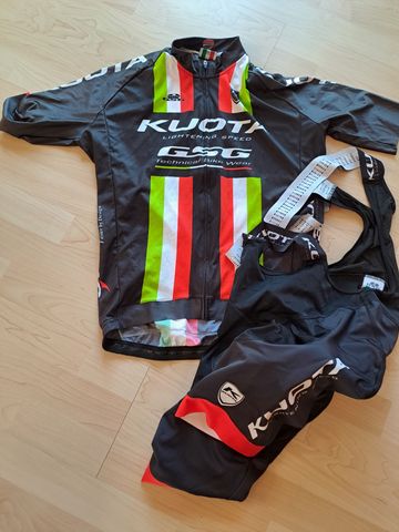 GSG "giessegi". Kuota Set Trikot und Trägerhose Gr.L 2024 Cycling Clothing usato