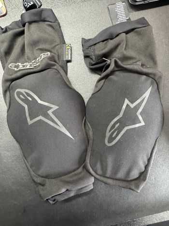 Used Alpinestars Paragon Plus Ellenbogenschutz Schwarz Cycling Clothing