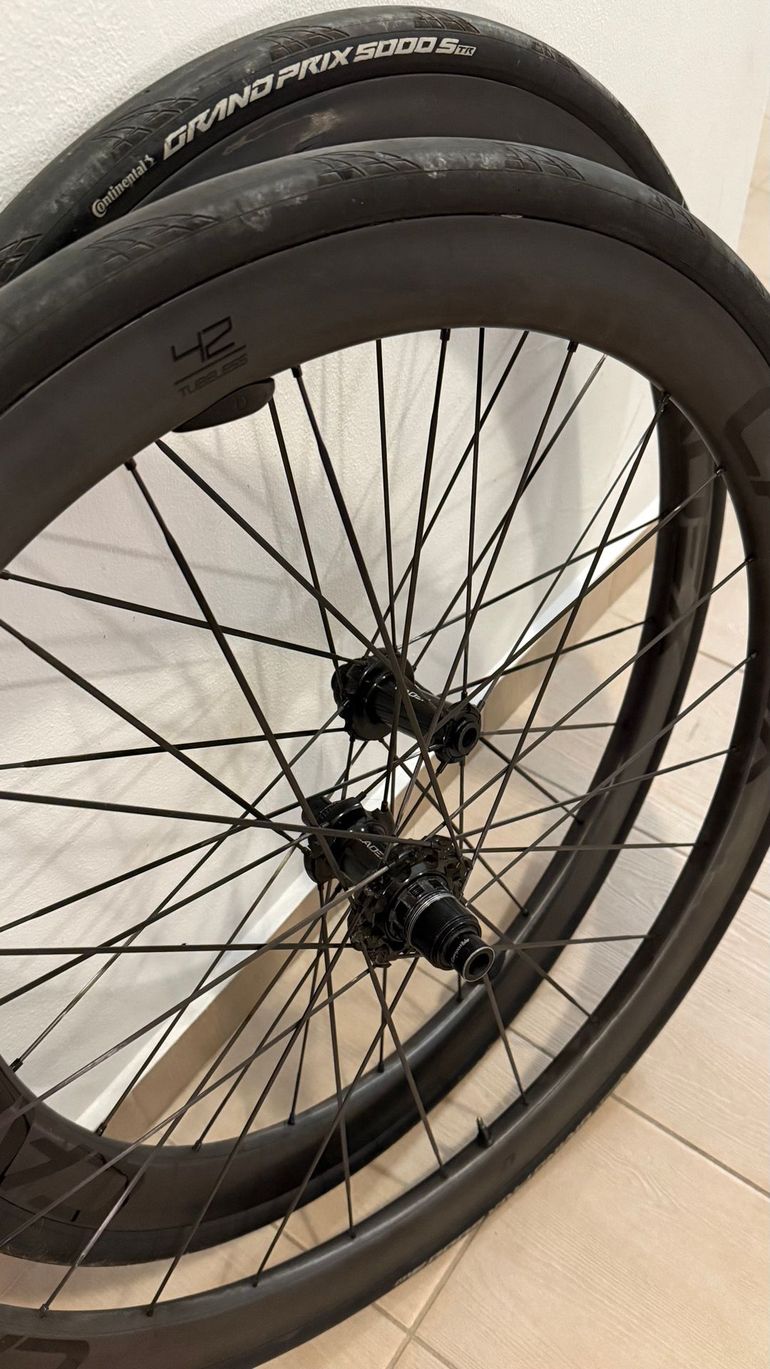 Giant Cadex 42 DB tubeless 2022