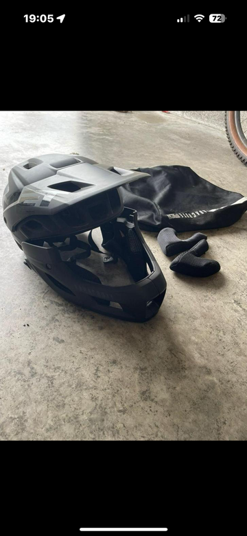 Used MET parasut 2022 Cycling Accessories