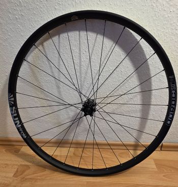 Used Sunringle Düroc SD37 Expert 2023 bike — image 9 of 11