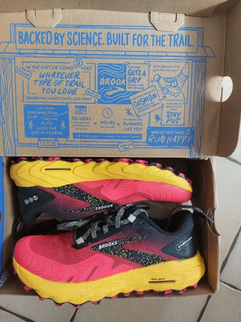 Used Brooks cascadia 17 femme 2023 Running Shoes