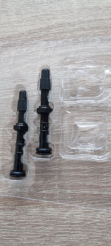 Quarq tyrewiz air pressure Valve sensors for Zipp 101 XPLR rims 2025 Drivetrain & Pedals usato
