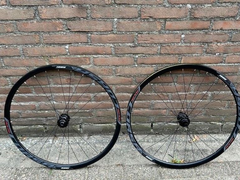 Used BlackJack Rodi Corsa Disc bike — image 1 of 4