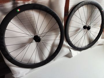Tweedehands Cuore Roues Carbone Disque 2025 bike — afbeelding 9 van 9