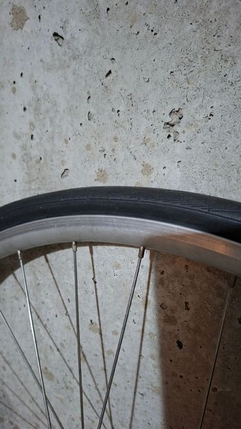 Used fixed 2018 bike — image 2 of 3