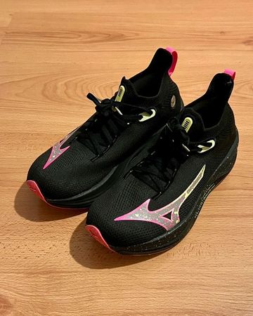 Used Mizuno Neo Vista 2025 Running Shoes