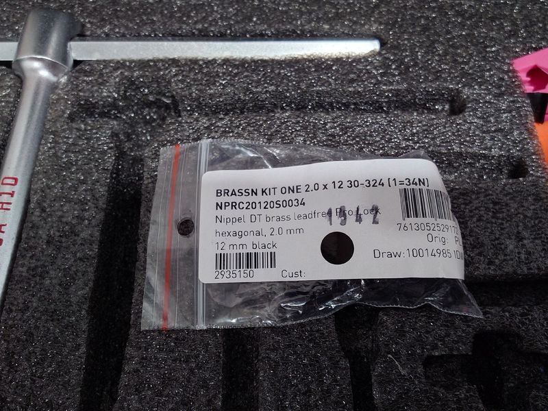 Używany Dt Swiss niplke dt brass leadfree pro lock 2.0 mm 12mm 2025 Wheels