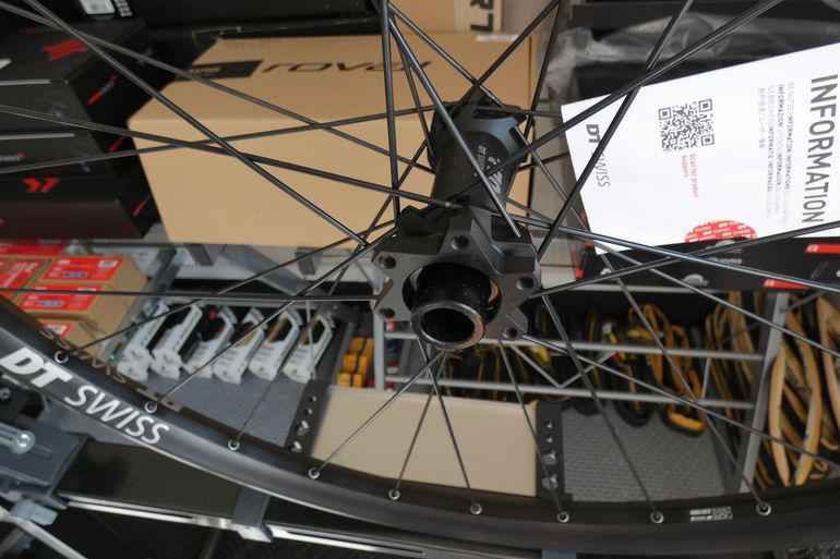 Used Dt Swiss M1900 Spline 30 bike — image 3 of 10