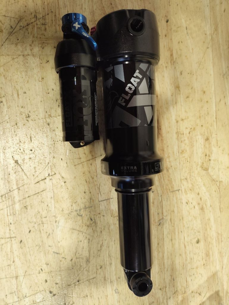 Used Fox Performance Élite 2 pos Adj 2024 bike — image 1 of 4