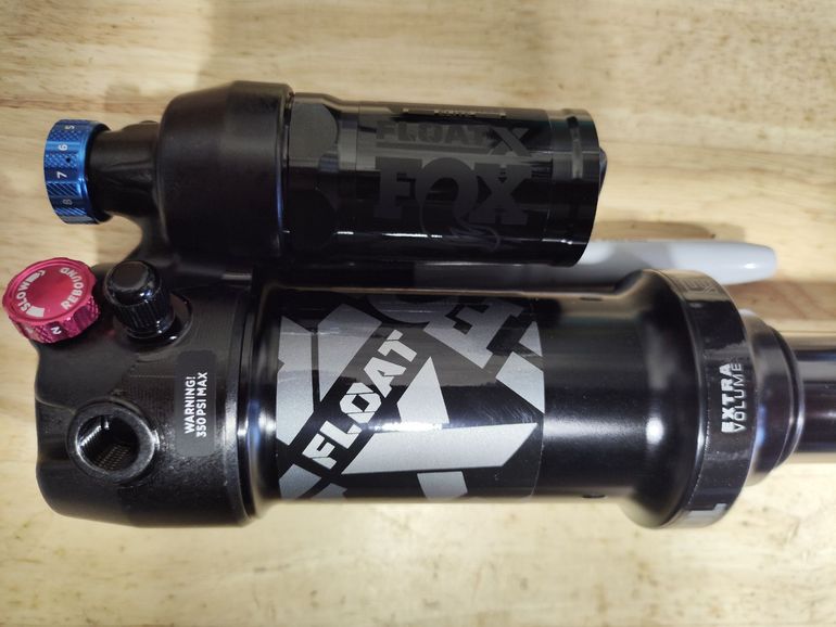 Used Fox Performance Élite 2 pos Adj 2024 bike — image 3 of 4