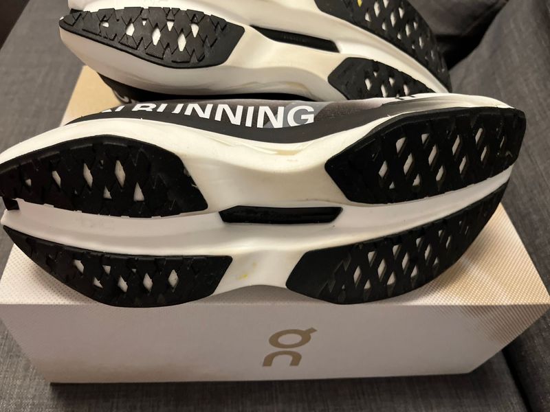 Used On Running Cloudboom Max 2025 bike — image 7 of 11