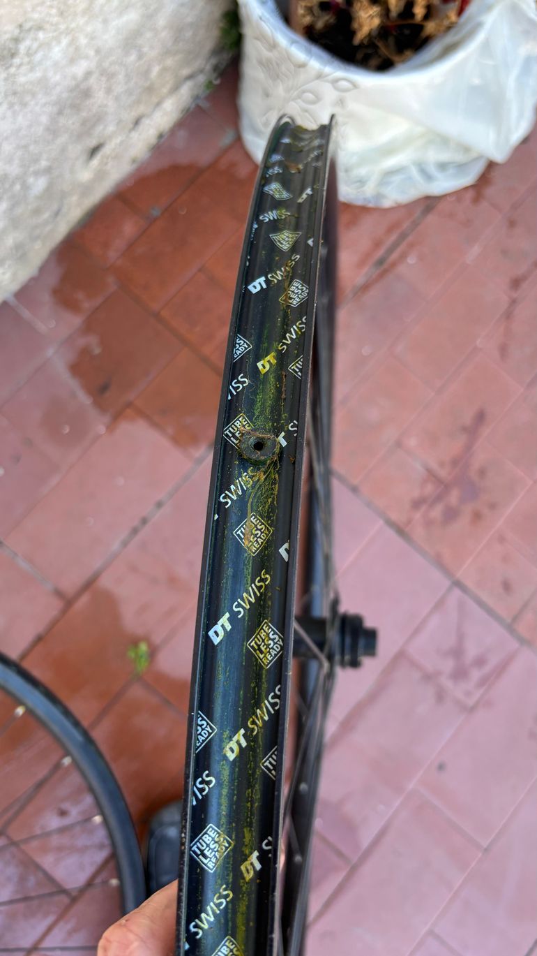 Used Dt Swiss Ruote in alluminio  per bici da corsa per disco 2023 bike — image 2 of 5