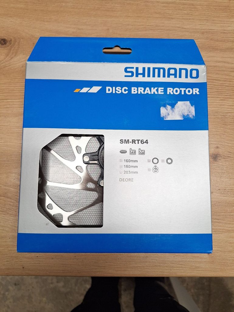 Used Shimano SM-RT64 203mm 2025 bike — image 1 of 1