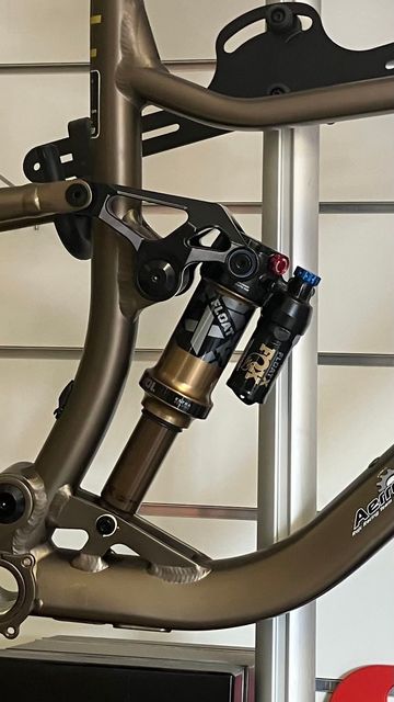 Używany Fox factory float x2 kashima 2023 bike — zdjęcie 2 z 2