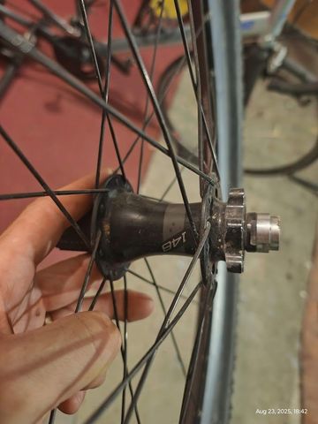 Used Dt Swiss wheelset bike — image 13 of 15
