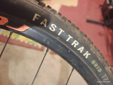 Used Dt Swiss wheelset bike — image 7 of 15