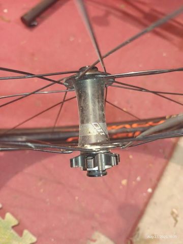 Used Dt Swiss wheelset bike — image 3 of 15