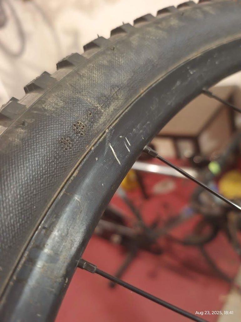 Used Dt Swiss wheelset bike — image 8 of 15