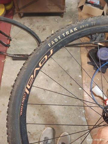 Used Dt Swiss wheelset bike — image 5 of 15