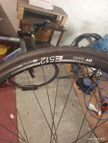 Used Dt Swiss wheelset bike — image 10 of 15