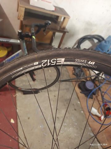 Used Dt Swiss wheelset bike — image 10 of 15